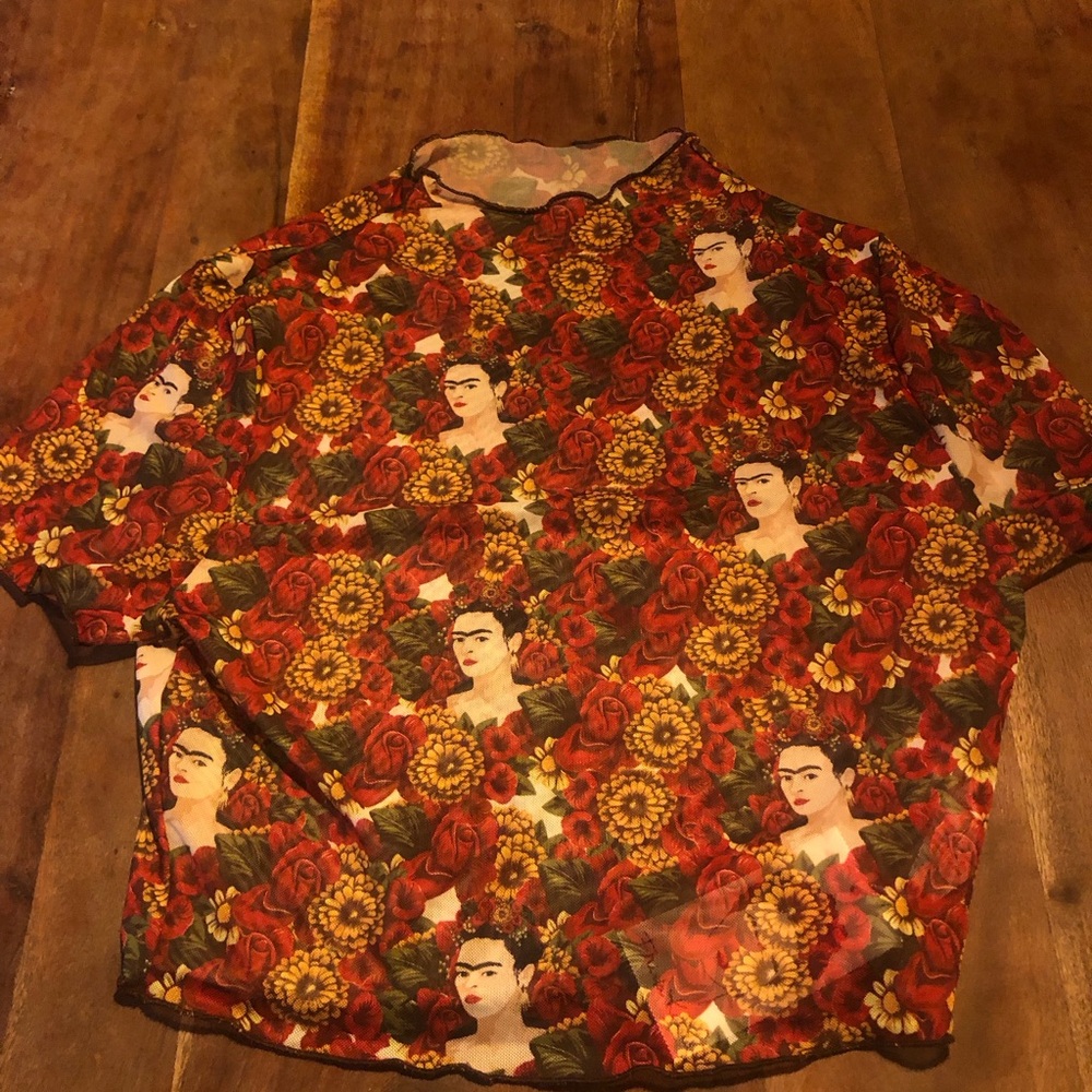 NWT Frida Kahlo Blouse Floral Print Short Sleeve Blouse Cropped Shirt